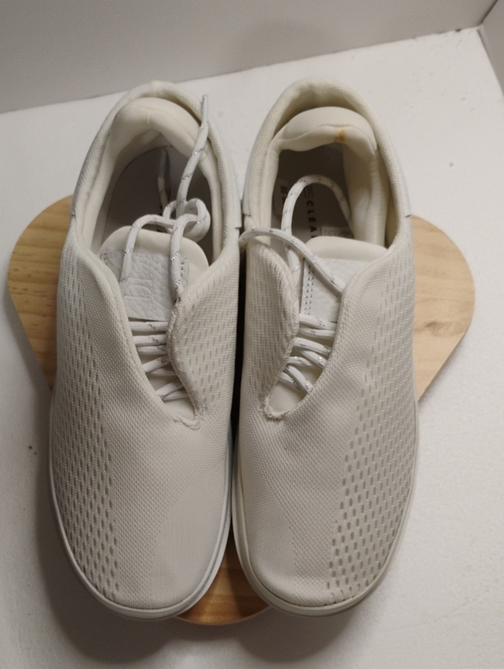 Men's Athletic Slip-On Sneakers in Off-White. Women's Size (9.5)